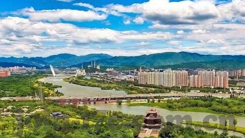 亚洲av高潮喷水久久天堂麻豆-亚洲多样性，探索AV文化在久久天堂麻豆中的独特表现